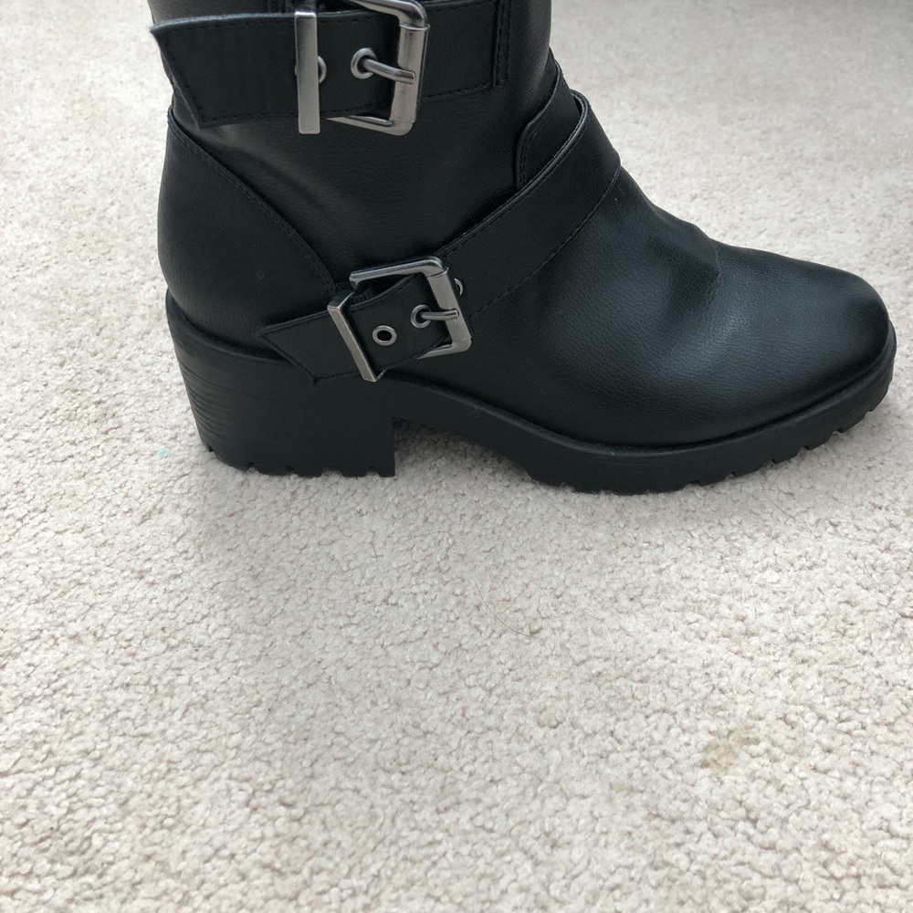 Heeled booties